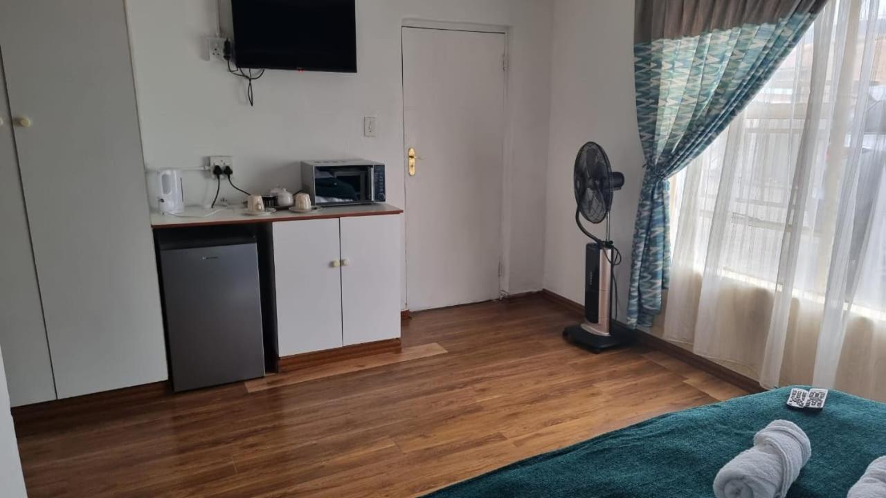 Epic Den Lodge Phuthaditjhaba Exterior foto